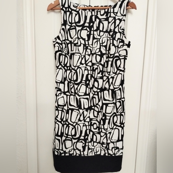 Black and White Abstract Print Sheath Dress - Picture 5 of 8